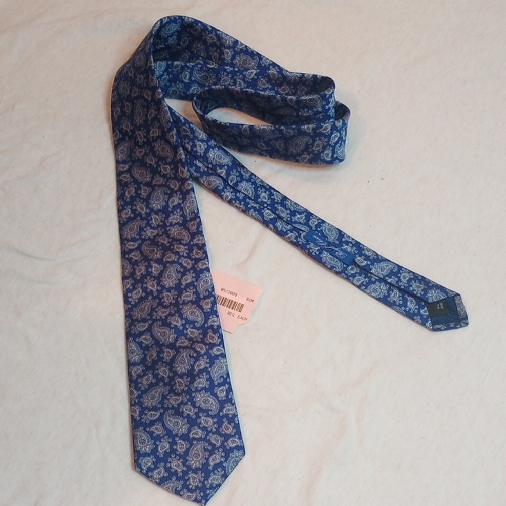 Royale Classic Blue Paisley Tie, NWT